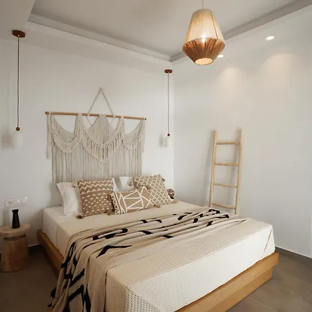 Phoenicia Naxos Aparthotel